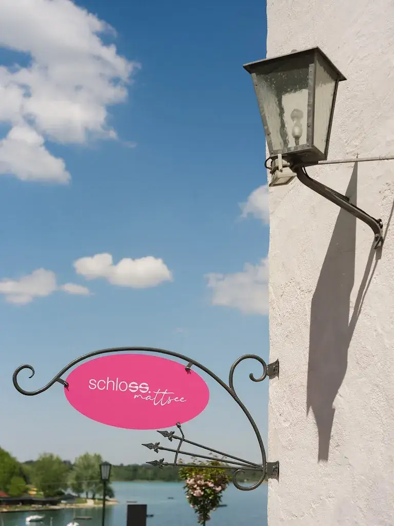 Alecia Asselin_Schloss Mattsee_Mattsee_avis