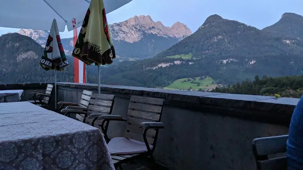 Sagi Yosef_Gasthaus Krepper_Lofer_avis