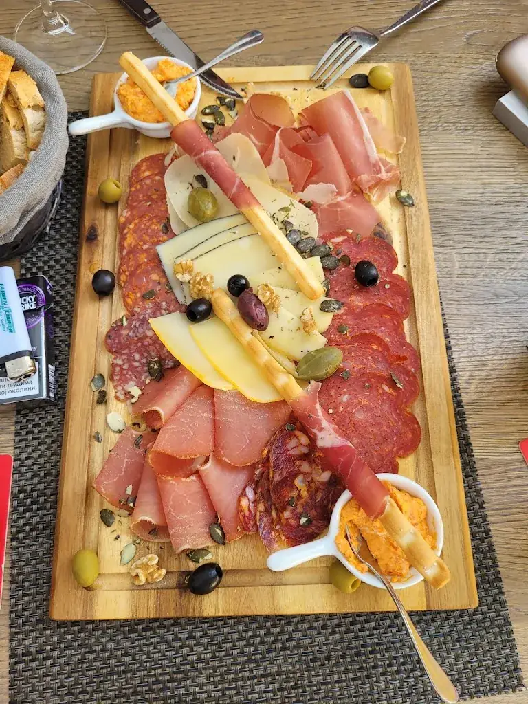 Menu_Danijel’S Restaurant & Vinothek_Neualm_image_5