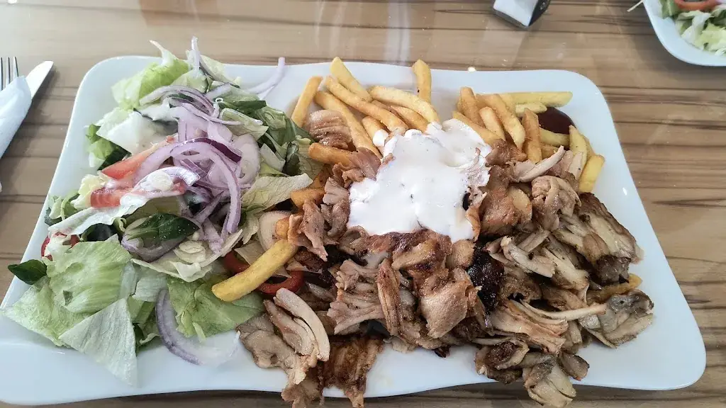 König Kebap Pizza Haus Hallein_Neualm_slider_image_2