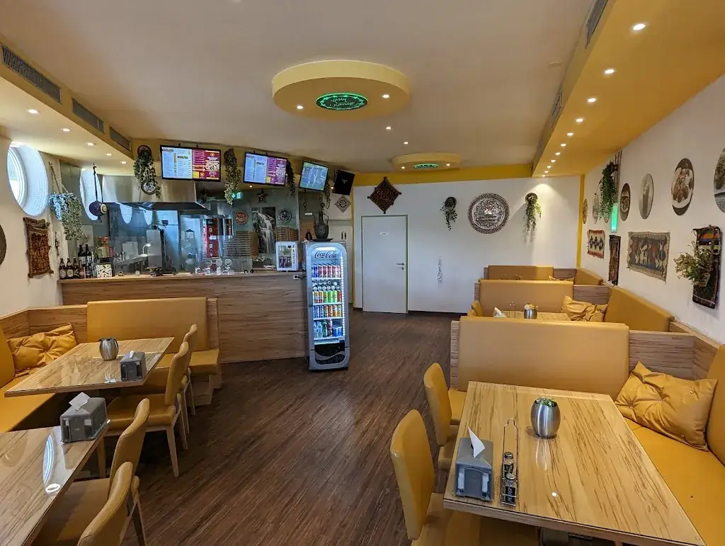 König Kebap Pizza Haus Hallein_Neualm_slider_image_3