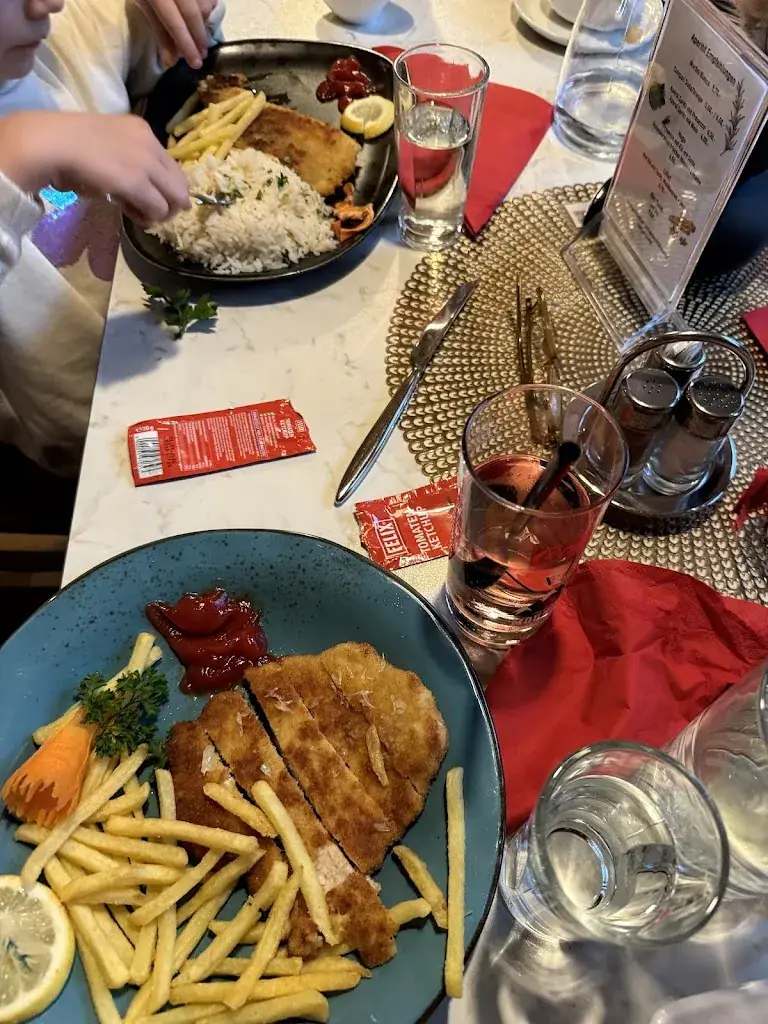 Malgorzata Munz_Gasthof Schütthof_Neukirchen am Großvenediger_avis