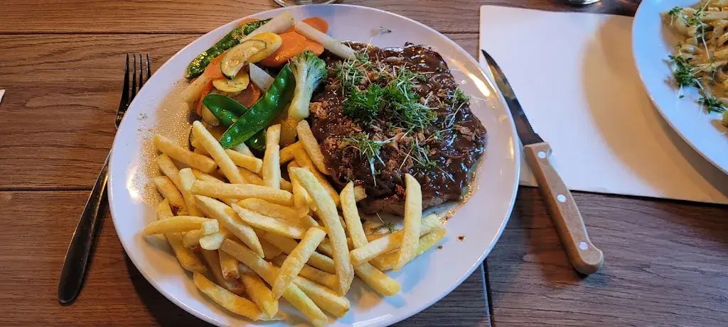 Angelika Musold_Thomal - Der Wirt_Mariapfarr_avis