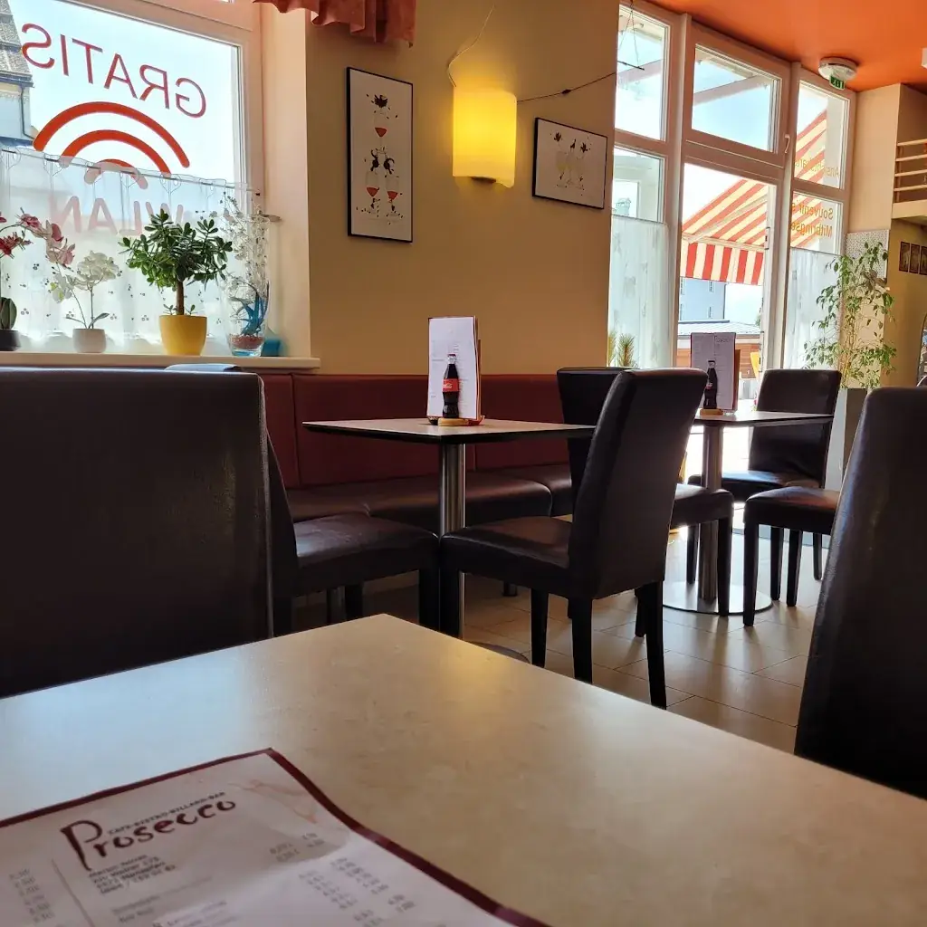 Angelika Musold_Cafe Prosecco_Mariapfarr_avis