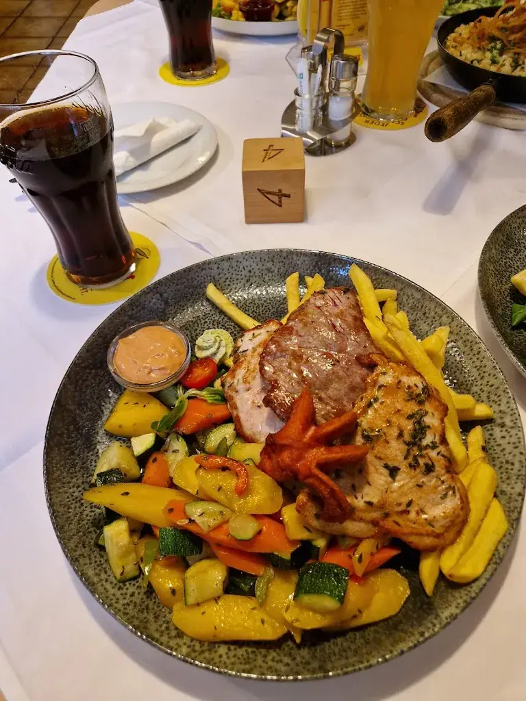 Gasthof Heurigenwirt/Goldbründl_Mariapfarr_slider_image_3