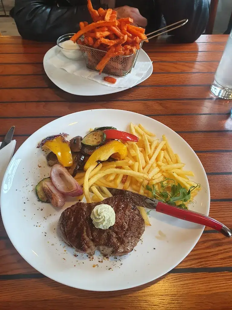 Menu_Marias Marina Restaurant Yachtclub_Oggau_image_1