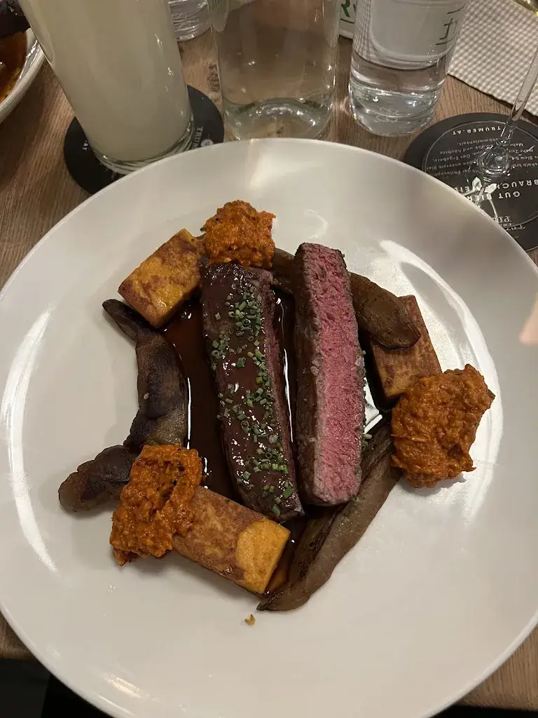 Sanem Ayaz Kök_HAMMERwirt_Oberalm_avis