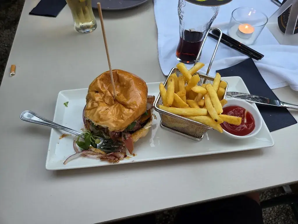 HAMMERwirt_Oberalm_slider_image_3