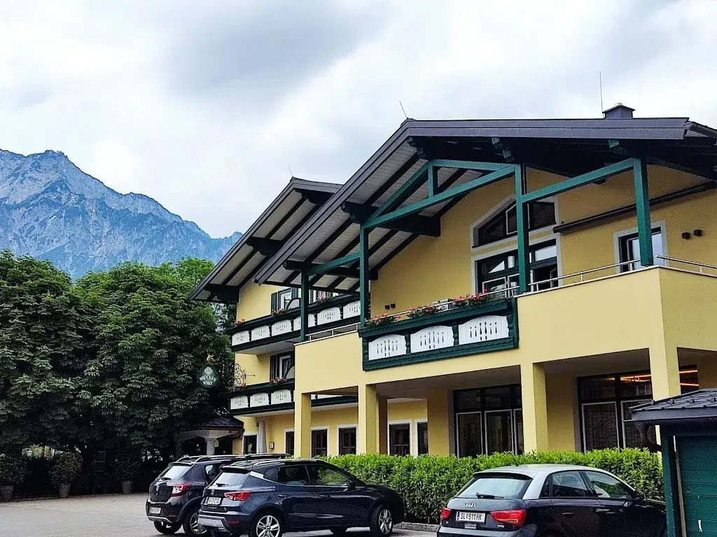 Susan Todd_Gasthof BRÜCKENWIRT Familie Plauner & Rieger_Politischer Bezirk Hallein_recensione