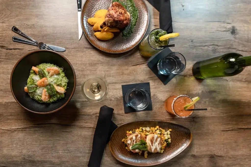 Barrel & Vine_Plainfeld_slider_image_3