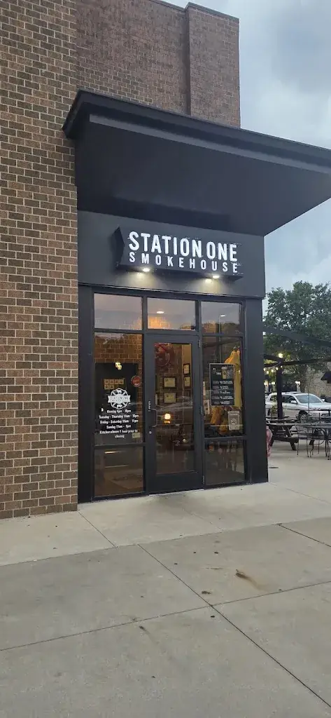 Station One Smokehouse_Plainfeld_slider_image_3