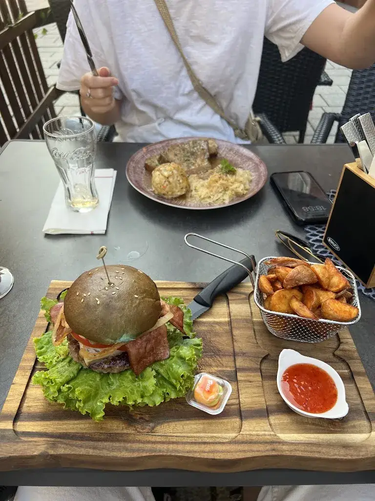 Wes Dansen_Cafe-Restaurant Lemberg_Radstadt_recensione