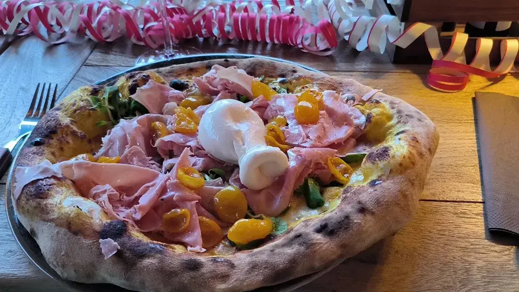 mangia! Pizzeria Napoletana_Saalbach_slider_image_2