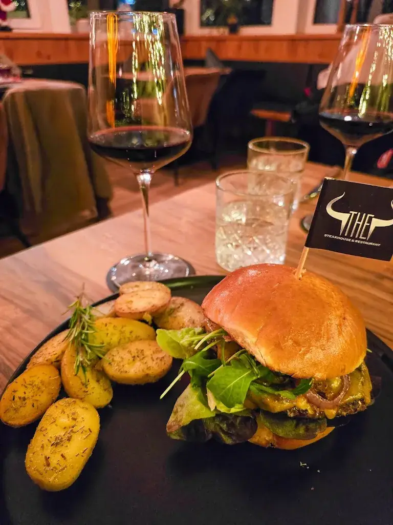 Nicholas Brown_The Steakhouse & Restaurant_Plankenau_review