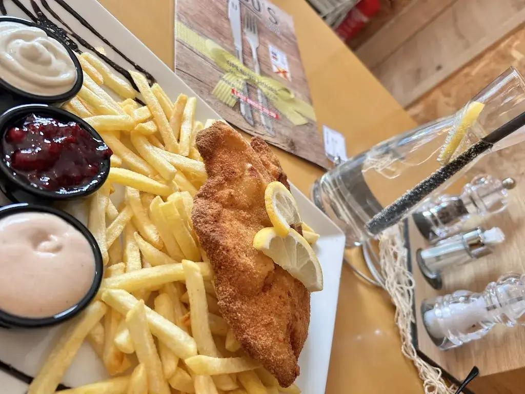 Edward Harris Gomez_Spaso's BBQ_Plankenau_review