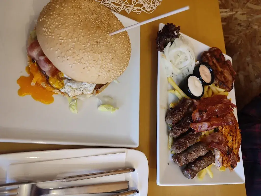 Victoria Antić_Spaso's BBQ_Plankenau_review