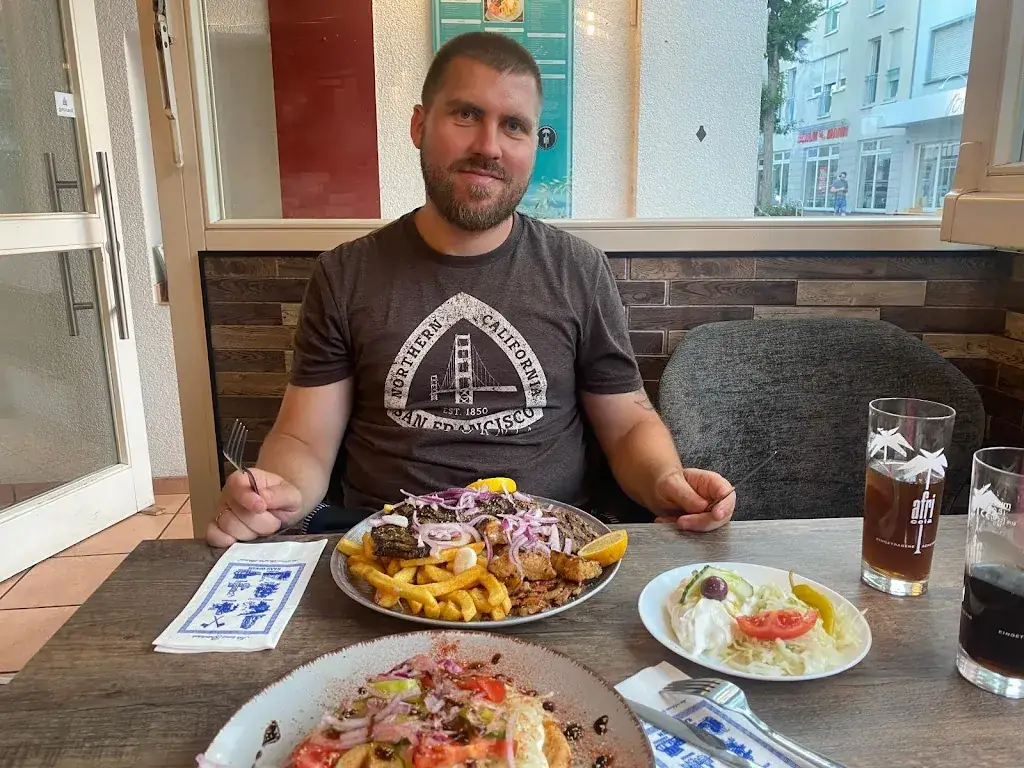 Tobias Toszkowski_Kavala_Reitberg_avis