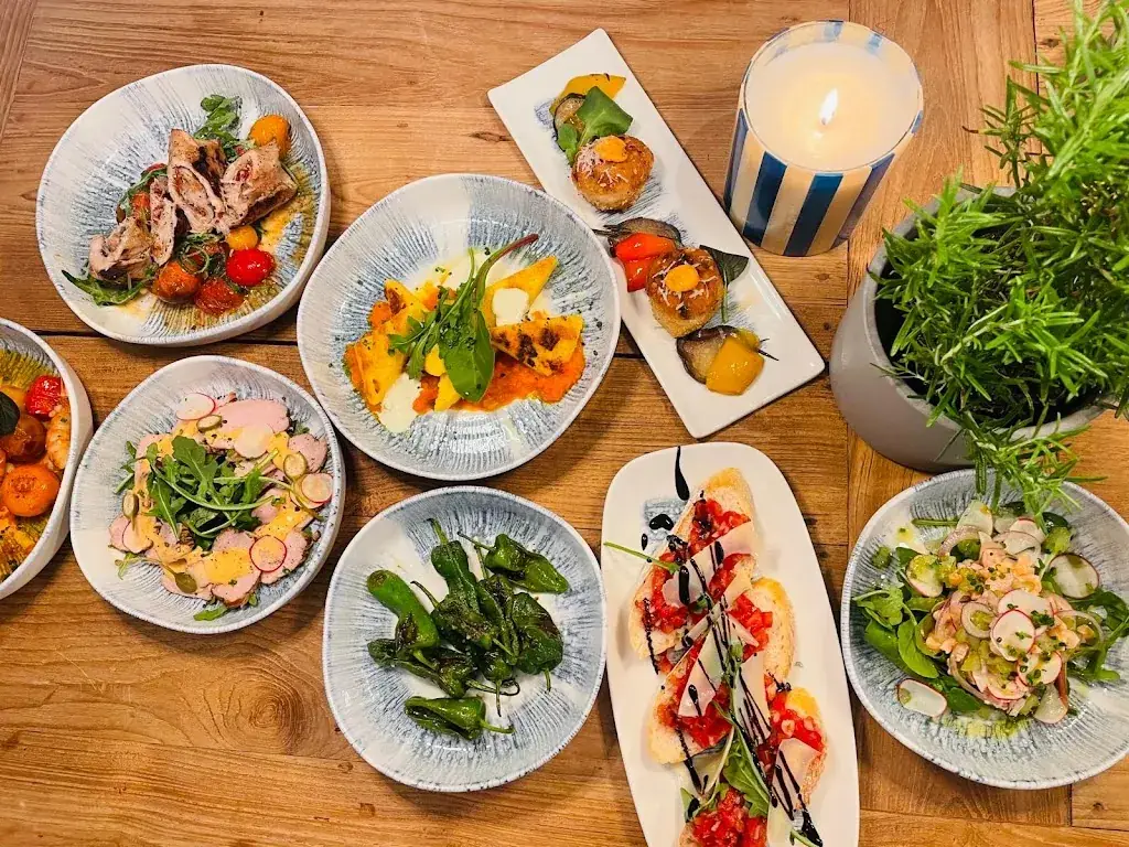 Blue Lemon Bistro & Living_Reitberg_slider_image_2