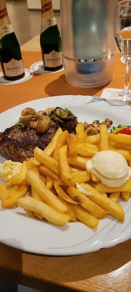 Marion Sommer_Gaststätte Wöstemeier_Reitberg_review