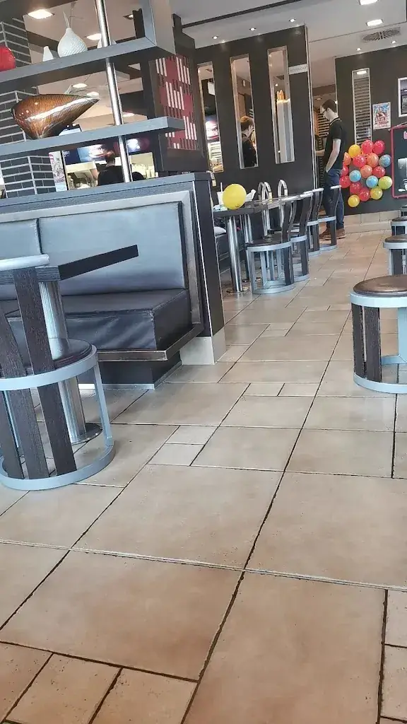 McDonald's_Politischer Bezirk Sankt Johann im Pongau_slider_image_2