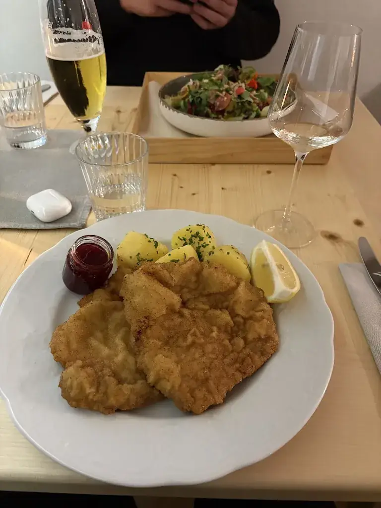 ZELDA GILLIS_Gasthaus Wirt am Gries_Sankt Gilgen_recensione