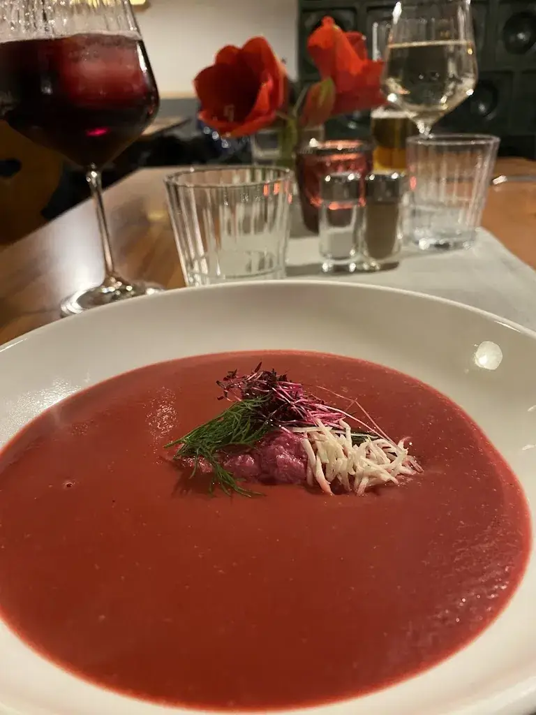 Ola Zaid_Gasthaus Wirt am Gries_Sankt Gilgen_recensione