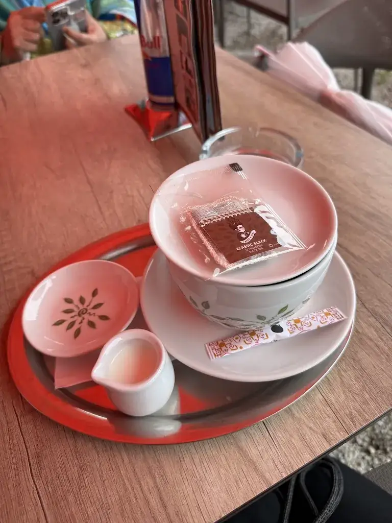 Haleemah Bu Farah_See Cafe Brandl_Sankt Gilgen_review