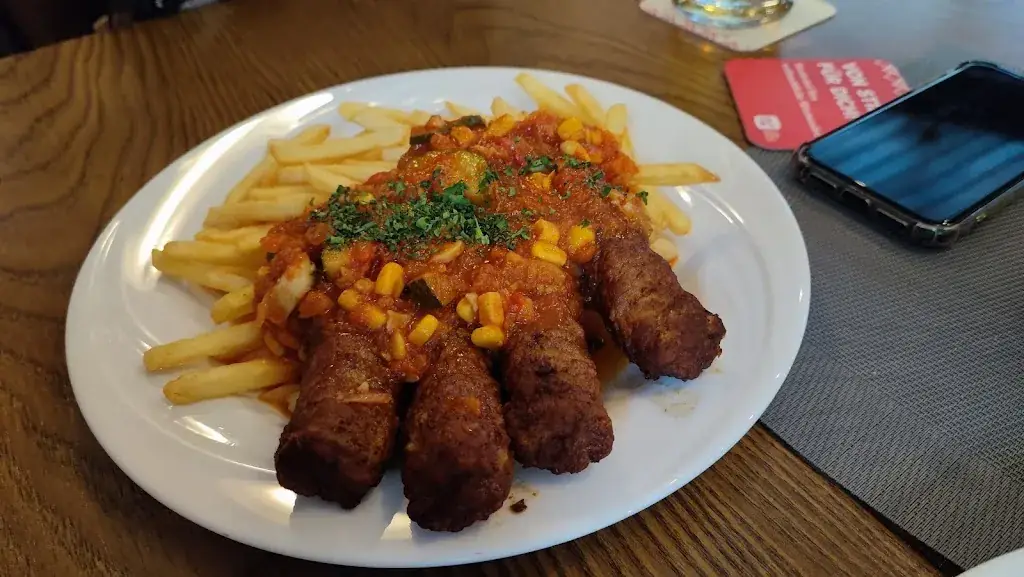 Raymond Too_Dragans Poststüberl_Sankt Gilgen_review