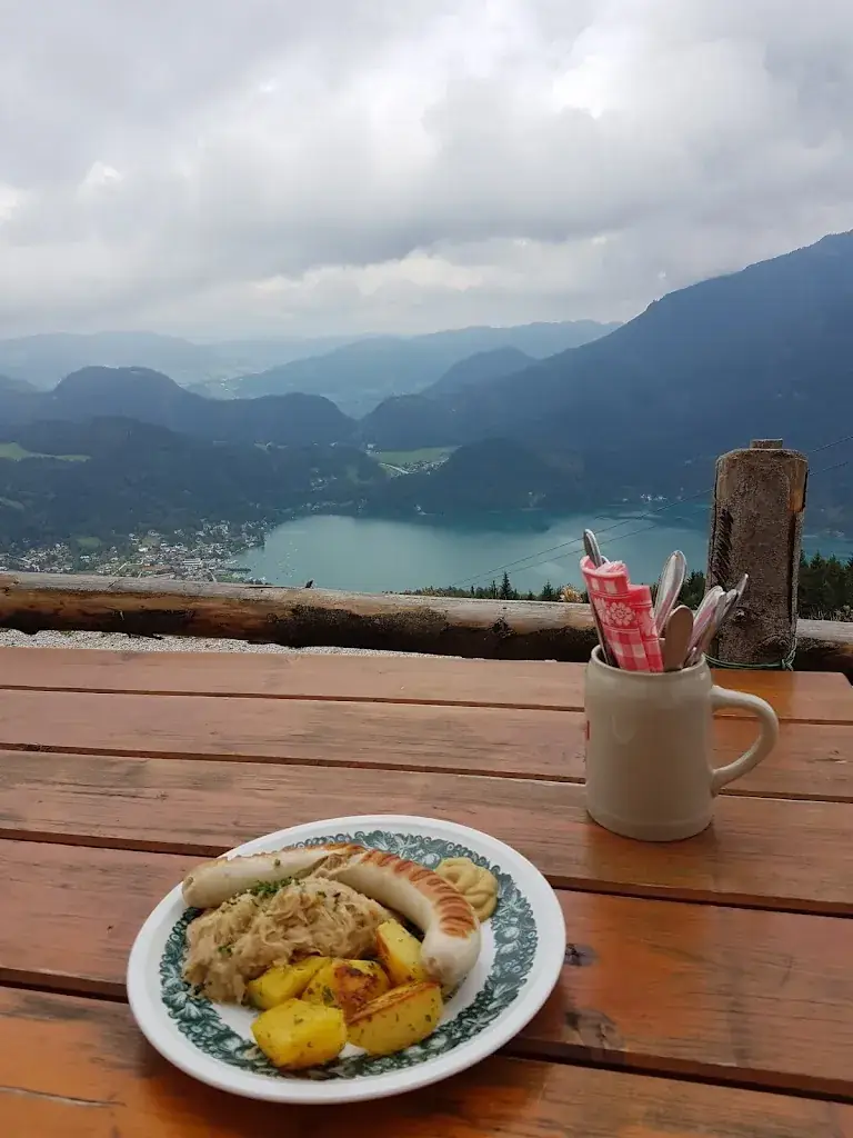 Pauline M_Sausteigalm_Sankt Gilgen_review