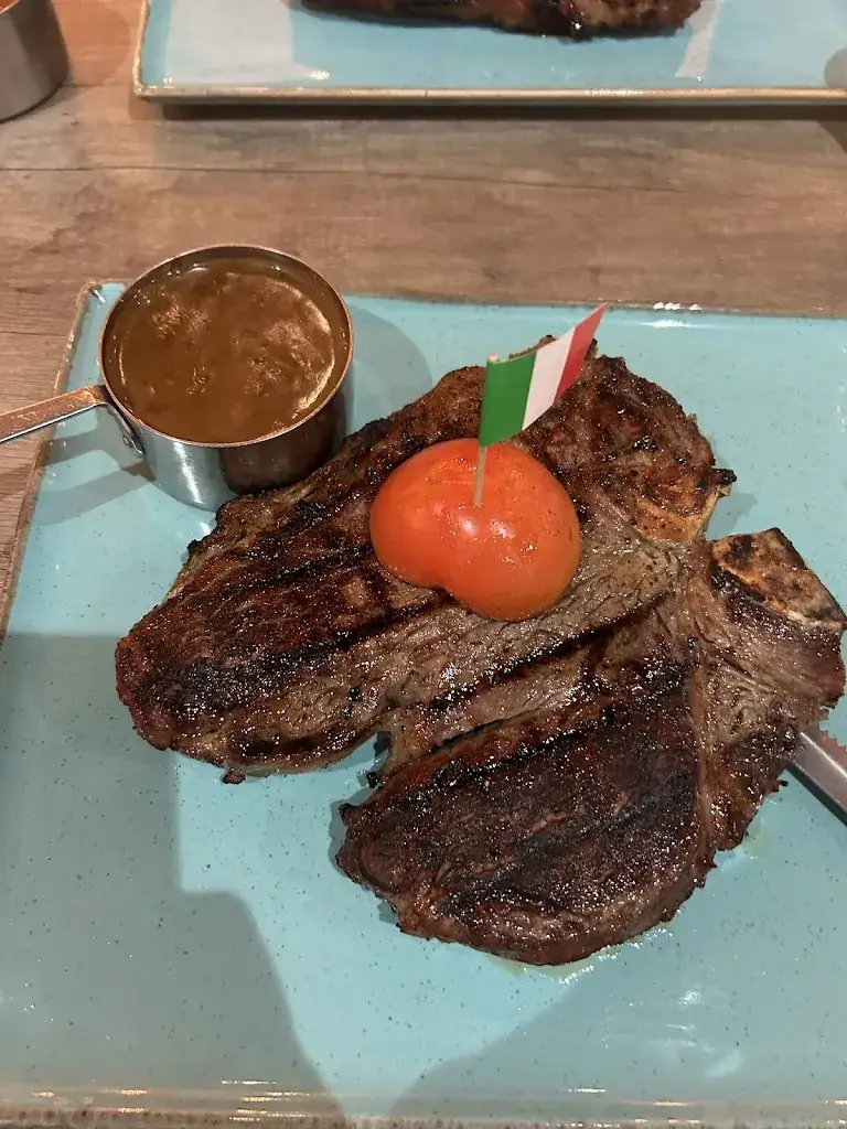 Dawn_Valentino’s Italian restaurant bar & grill_Seeham_avis