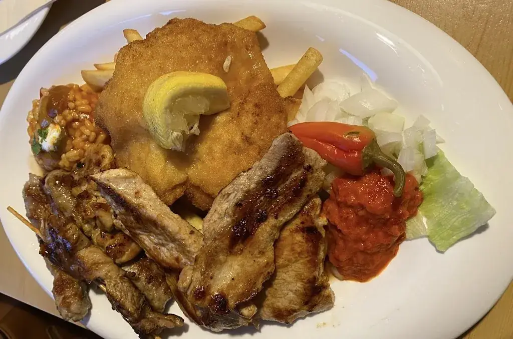 Heidi Christine_Gasthaus Kellerwirt - Familie Jurisic_Seeham_avis