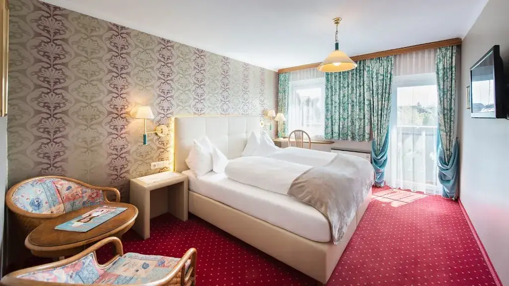 Hotel Landgasthof Zum Altwirt_Seeham_slider_image_3