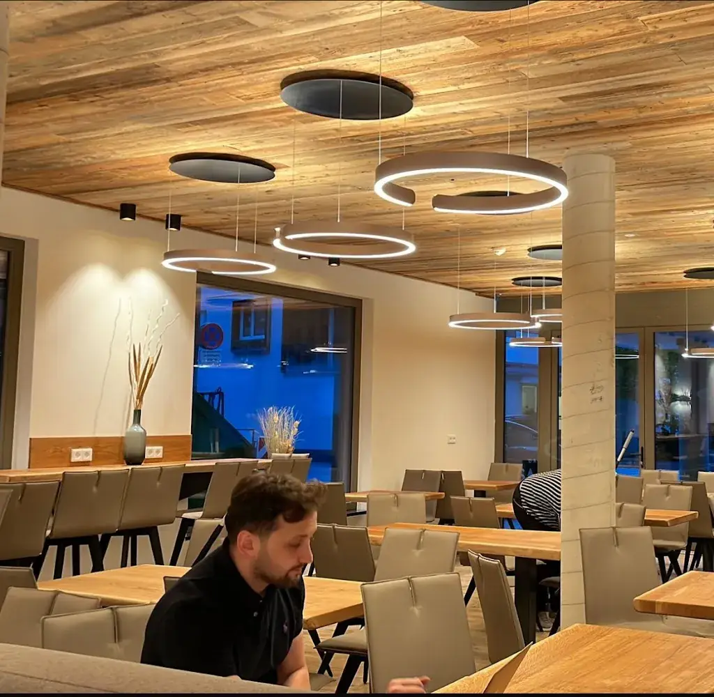 Patrick Frankl_DAS SAAL_Saalfelden am Steinernen Meer_avis