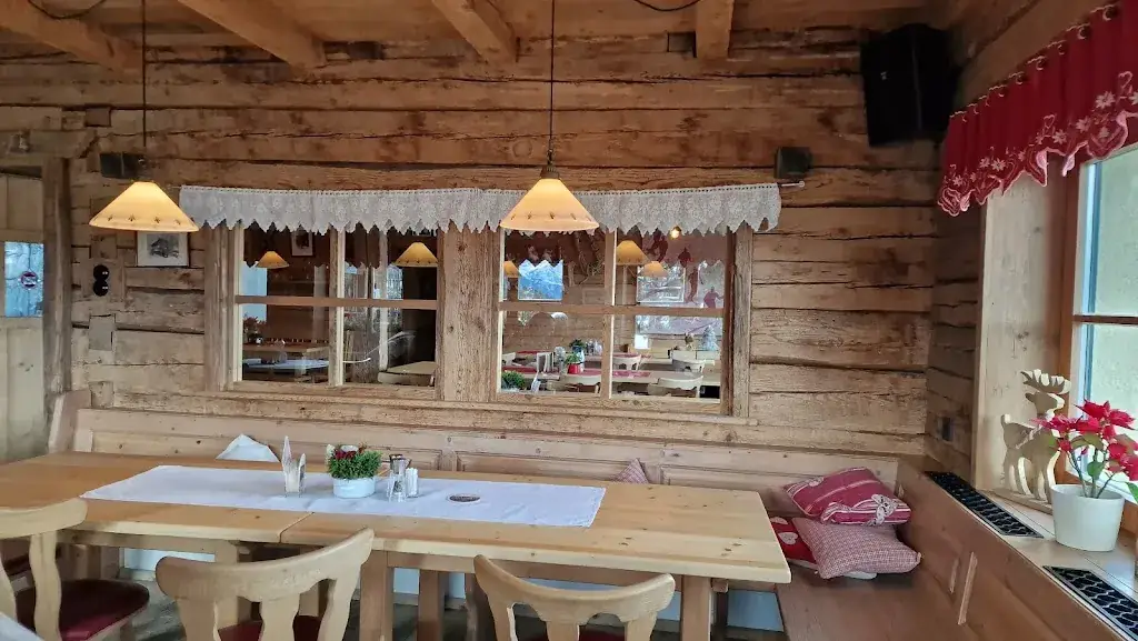 Huggenberg Restaurant / Accommodation restaurant à Saalfelden am Steinernen Meer