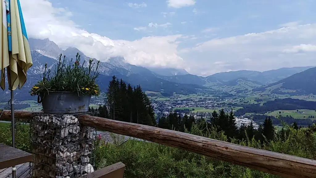 Huggenberg Restaurant / Accommodation_Saalfelden am Steinernen Meer_slider_image_2