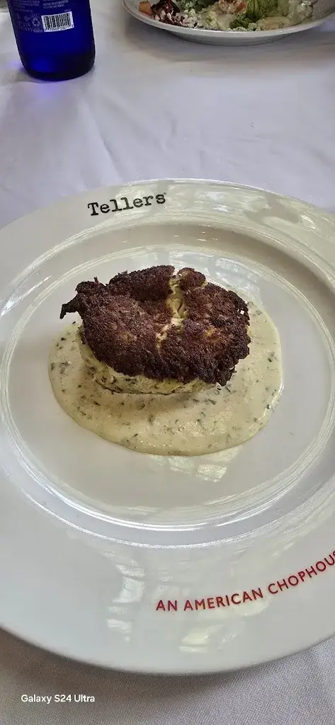 Michael Reyes_Tellers: An American Chophouse_Oslip_avis