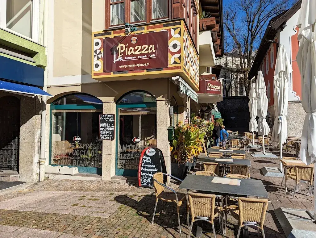 Pizzeria La Piazza_Saalfelden am Steinernen Meer_slider_image_1