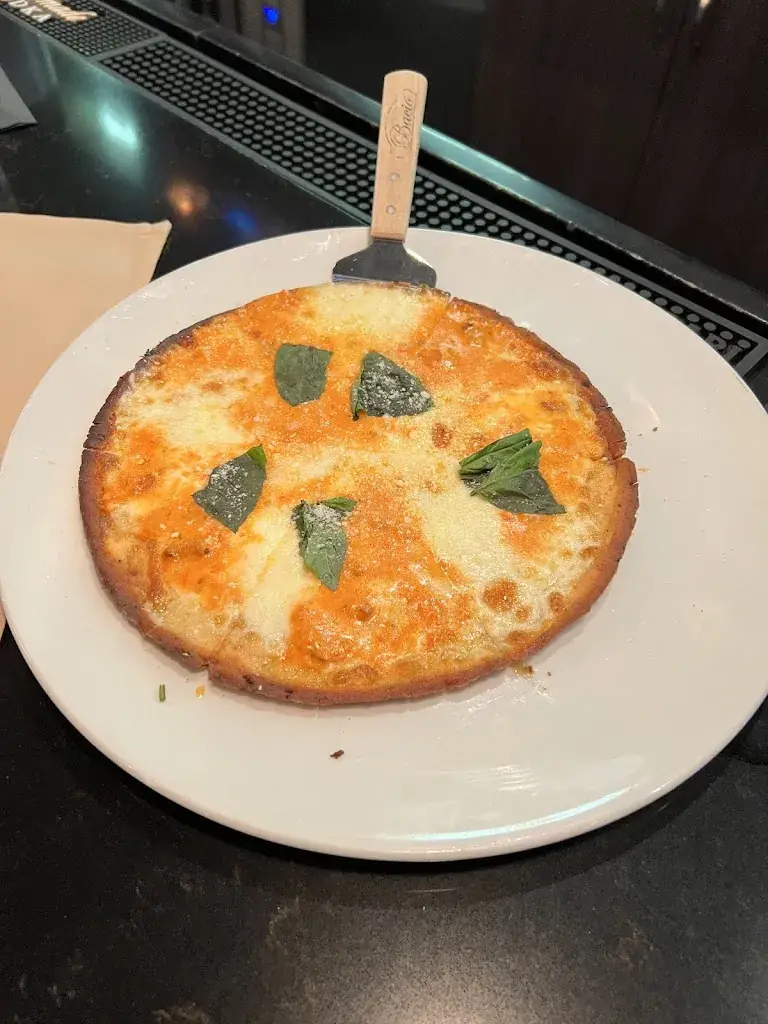 D Bui (SaavyShopper)_Americano Pie Bar_Oslip_recensione