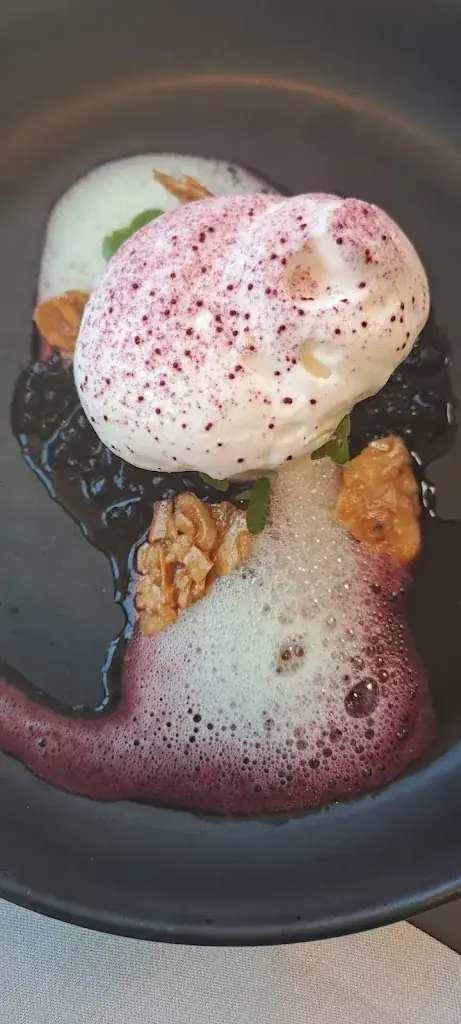 astrid stark_Kräuterreich by Vitus Winkler_Sankt Veit im Pongau_review