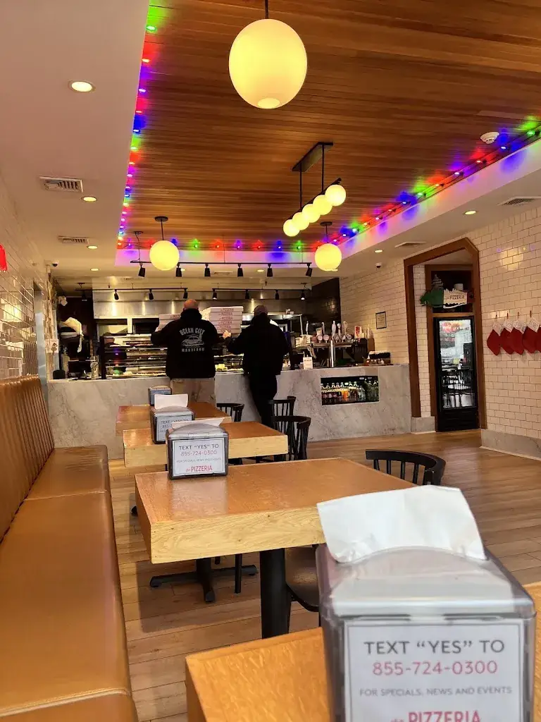 Mimi Sorrentino_The Pizzeria of Islip_Oslip_recensione