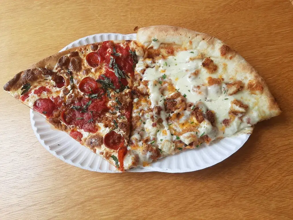 Conan Merrick_The Pizzeria of Islip_Oslip_recensione