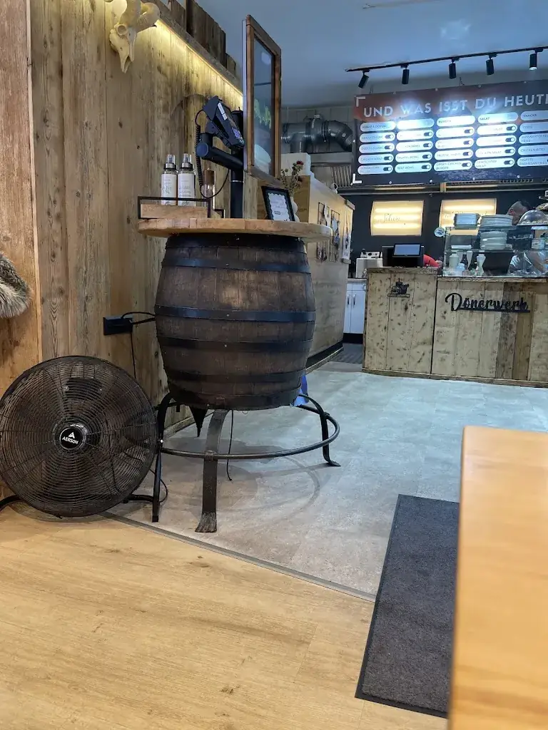 Meshal Alkhannah_Dönerwerk_Schwarzach im Pongau_review