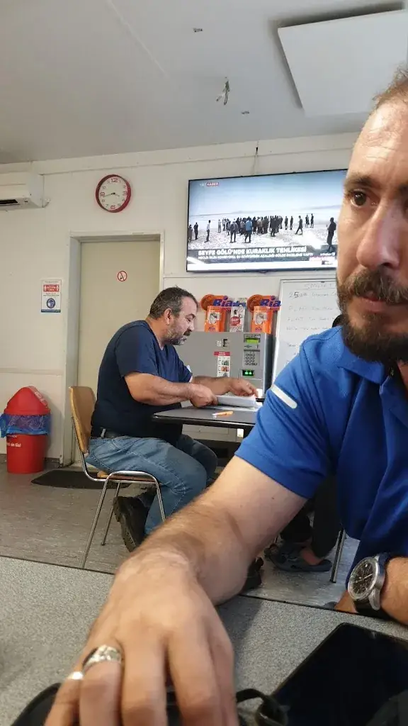 cengiz aydemir_TAM Imbiss_Siezenheim_avis