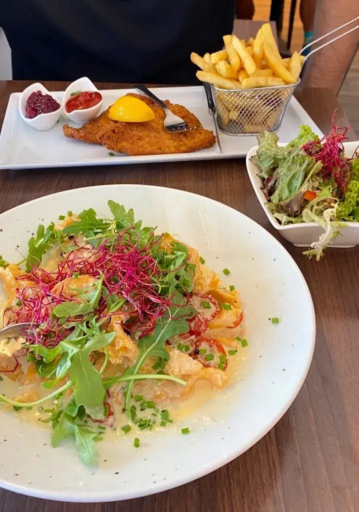 Anushka Khater_P & A Gaumenfreude_Taxach_review