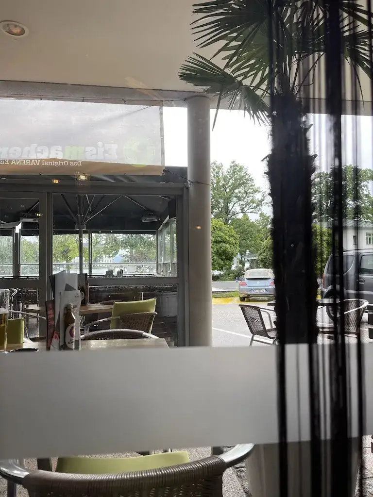 Ibrahim Nasser_SeeCafe_Seewalchen_review