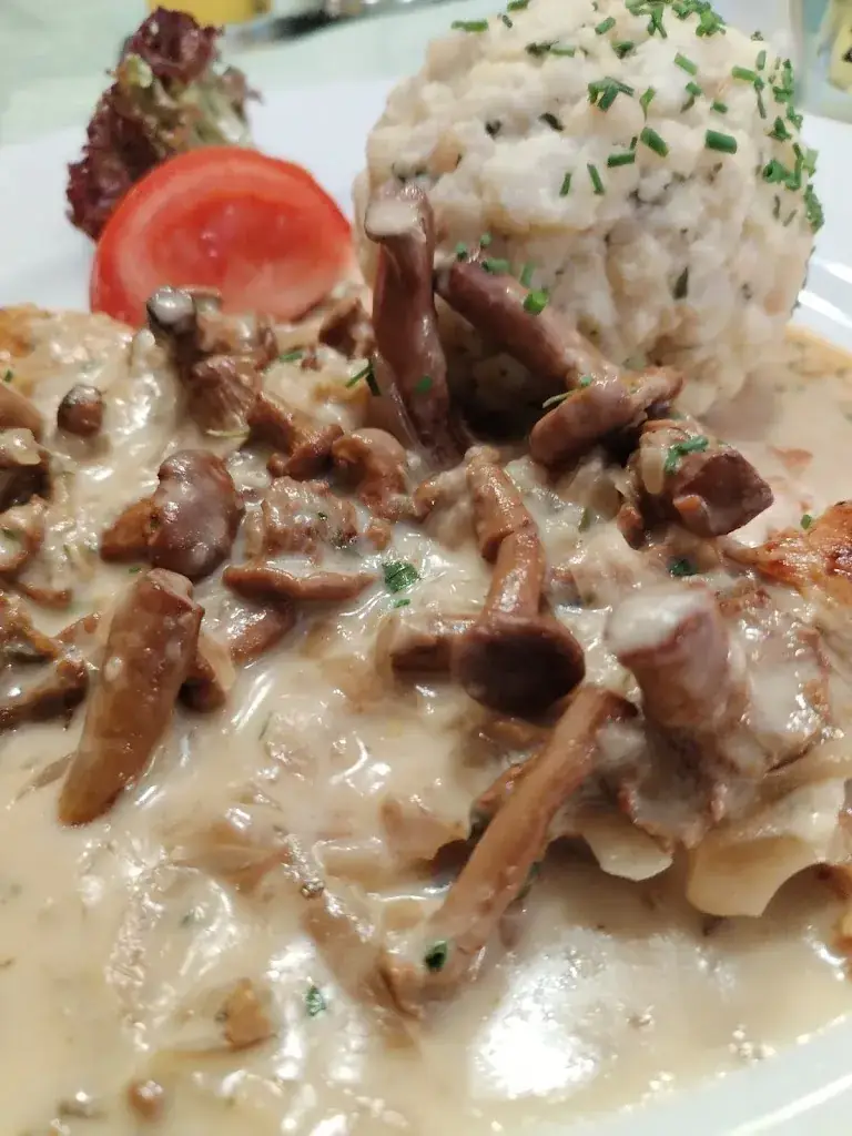 Buziulka_Wirt in der Rosenau_Seewalchen_recensione