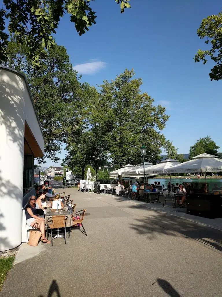 Charles Bennington_Cafe Eiszeit_Seewalchen_review