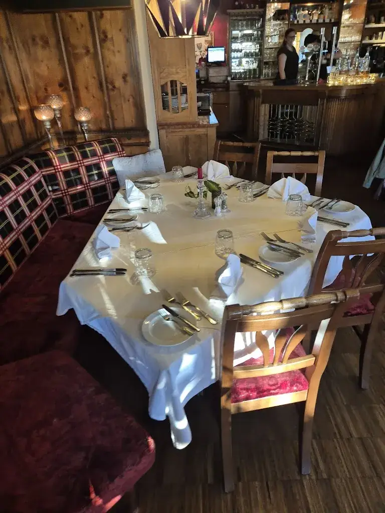 Erdogan Yanikoglu_Restaurant La Trattoria_Seewalchen_avis