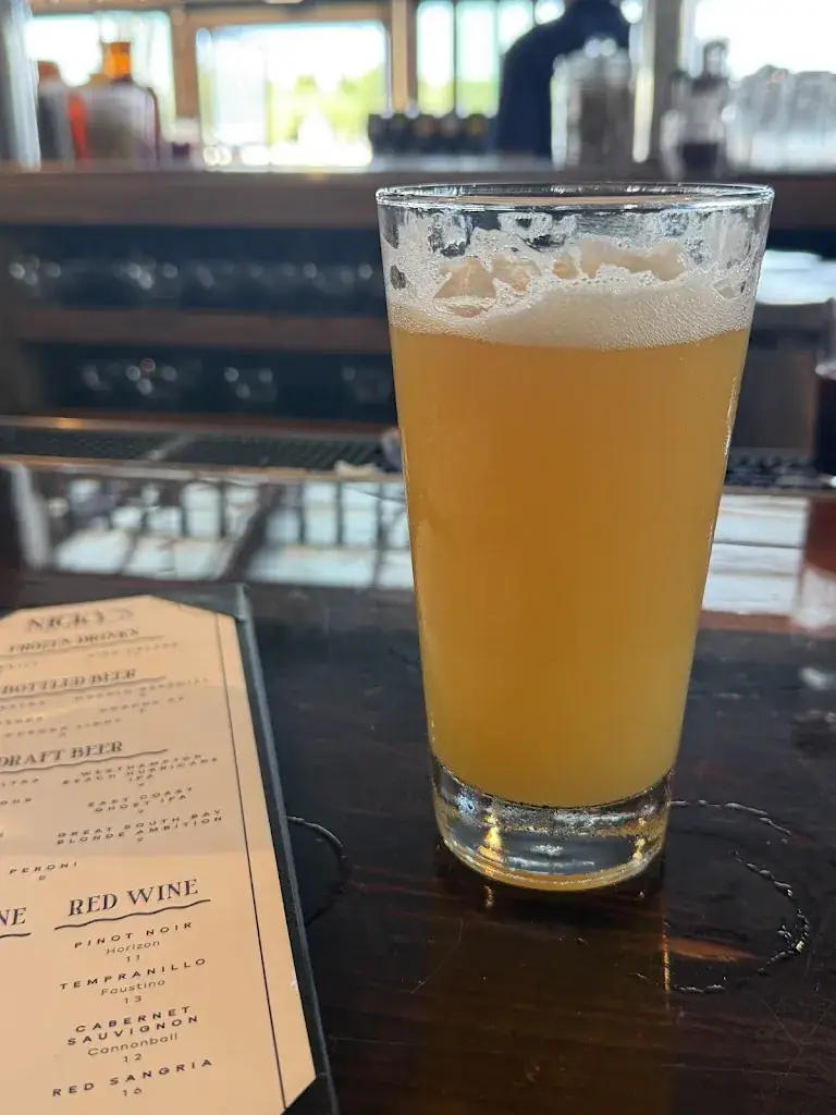 mich1127_Nicky's on the Bay_Oslip_avis