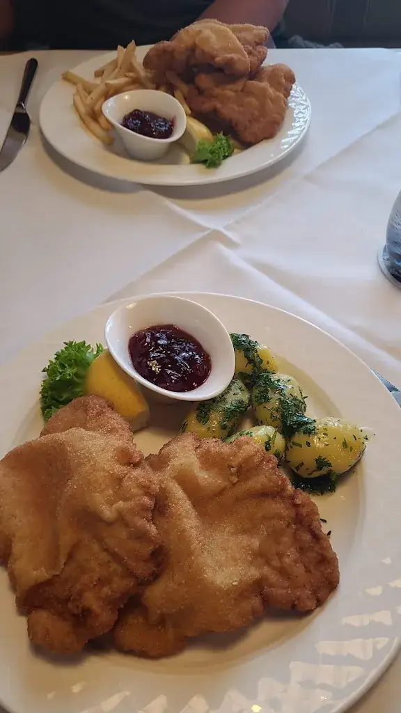 Mandy Tufts_Landgasthof Weissenbach_Strobl_review